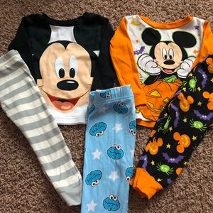 Great condition size 12 month pajamas
